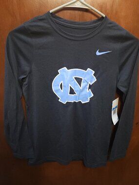 North Carolina Tarheels Youth Long Sleeve Nike Tee Size Youth Medium